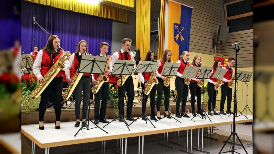 Das Saxofonregister rockte bei der Uraufführung von „Sax, Wind & Funk“ die Halle. (Foto: Gerhard Rundel)